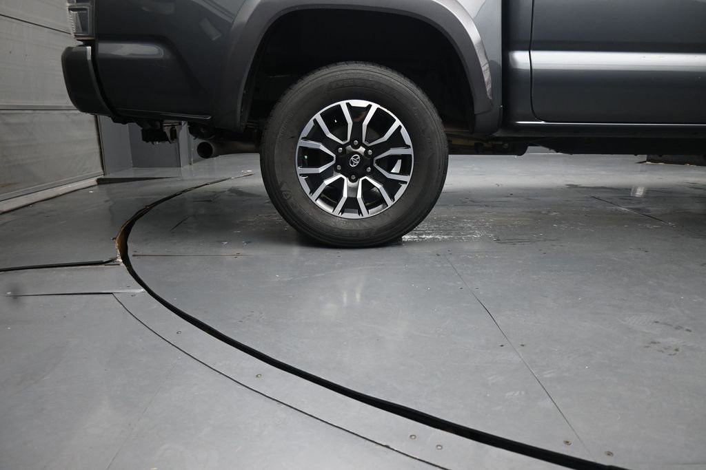 Used 2022 Toyota Tacoma TRD Sport AWD/4WD image 10