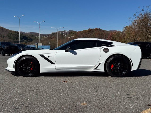Used 2015 Chevrolet Corvette Stingray Coupe RWD image 4