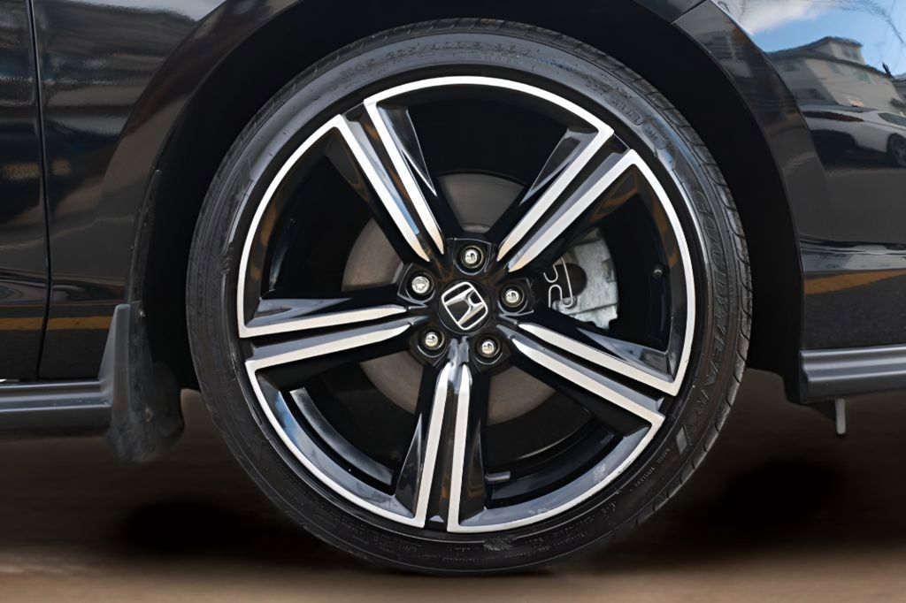 Used 2024 Honda Accord Sport image 30