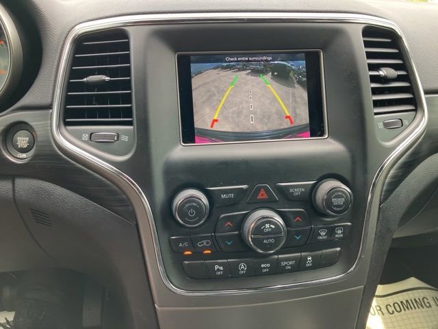 Used 2021 Jeep Grand Cherokee Laredo RWD image 31