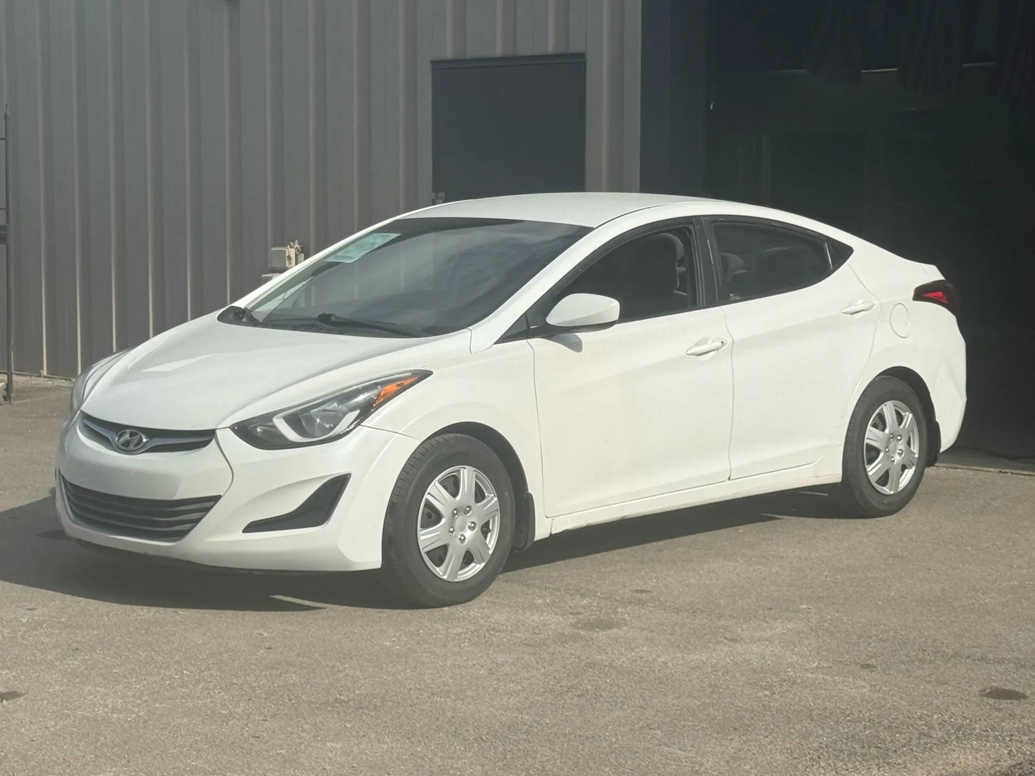 Used 2016 Hyundai Elantra SE image 3