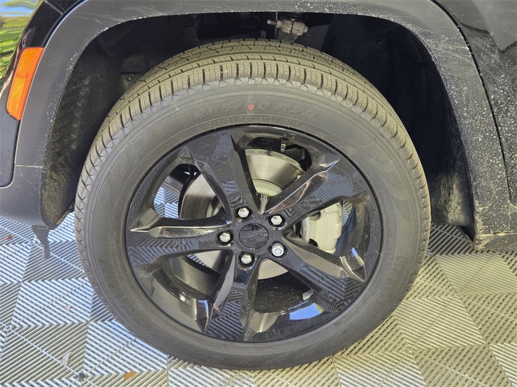 New 2025 Jeep Grand Cherokee L Altitude image 9