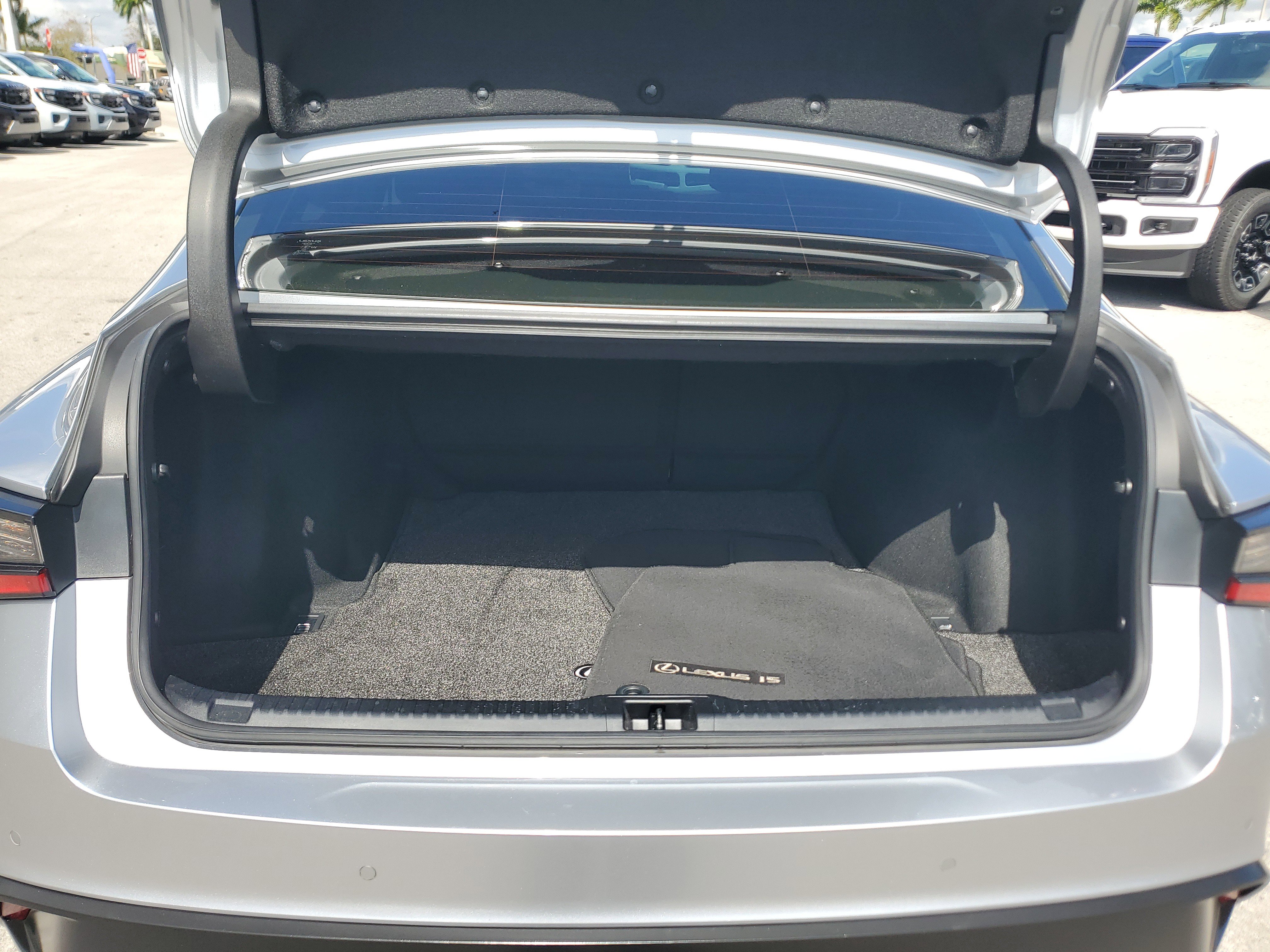 Used 2023 Lexus IS 300 w/ Premium Package RWD image 30