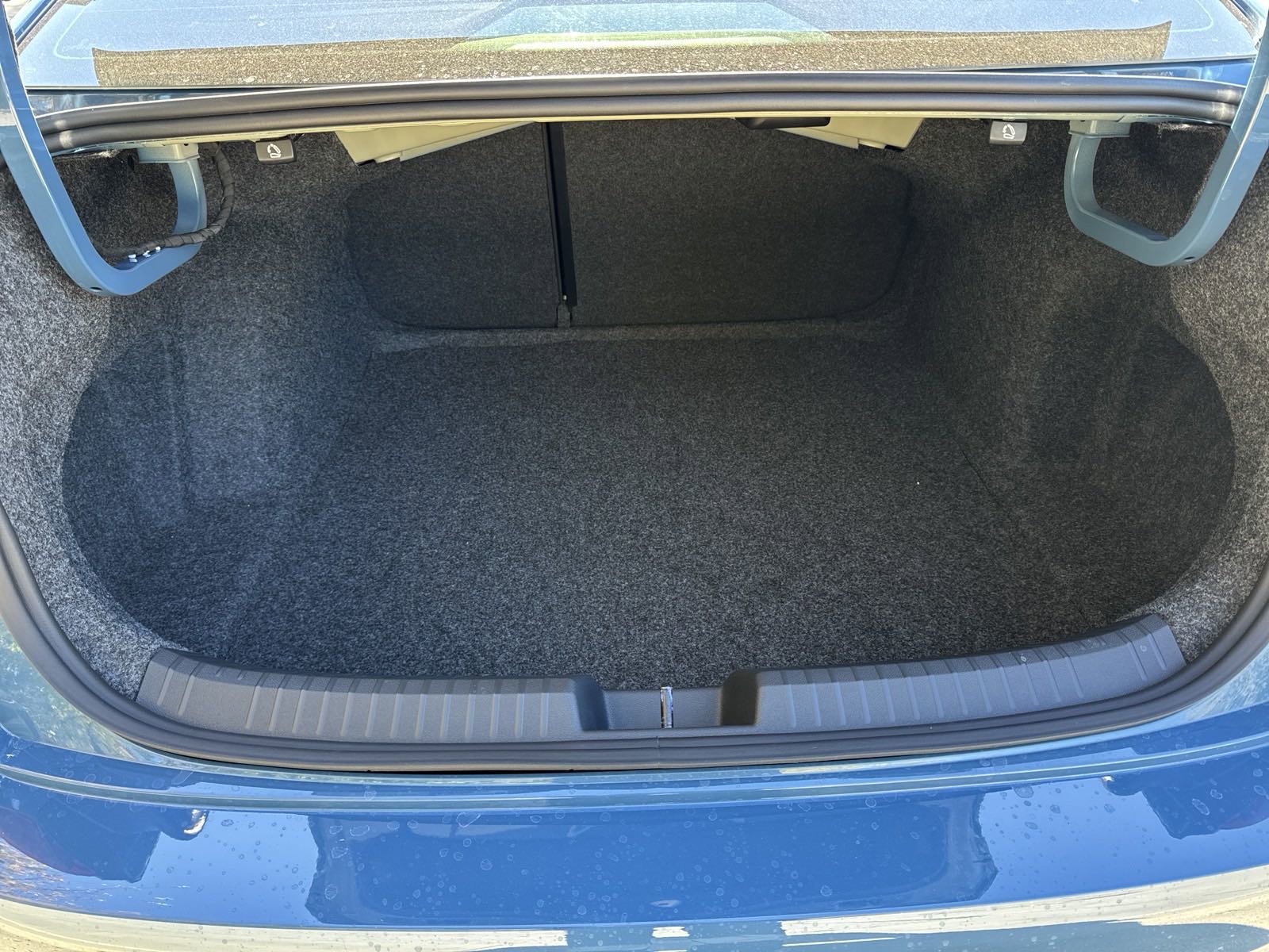 New 2026 Volkswagen Jetta SE FWD image 19