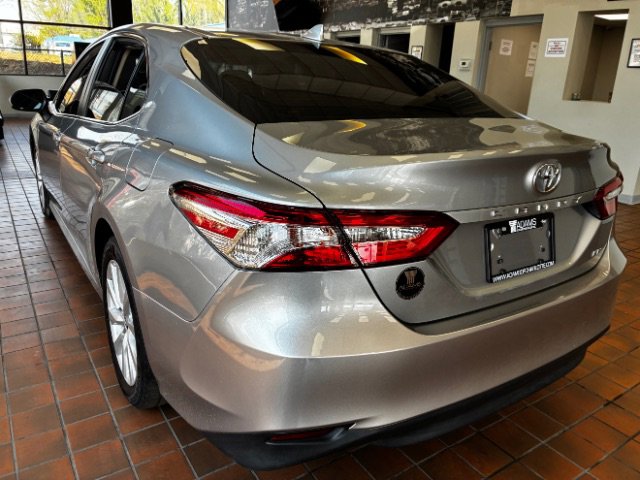 Used 2019 Toyota Camry LE FWD image 7