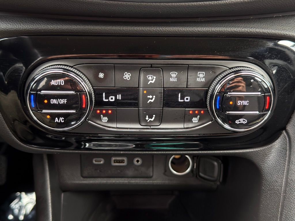 Used 2023 Buick Encore GX Select w/ Sport Touring Package AWD/4WD image 39