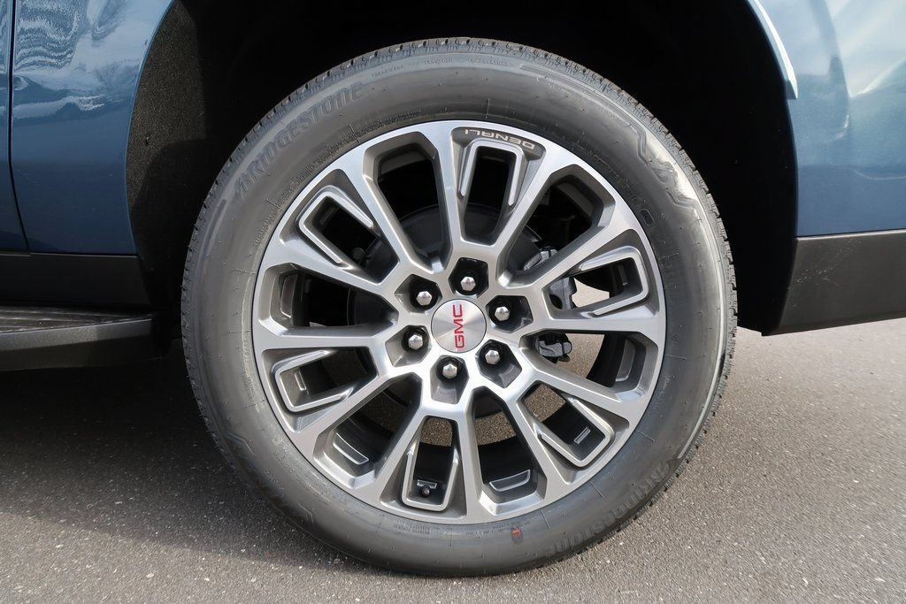 New 2026 GMC Yukon XL Elevation w/ LPO, Floor Liner Package AWD/4WD image 28