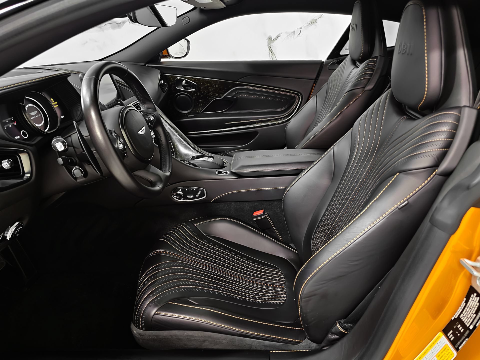 Used 2017 Aston Martin DB11 V12 RWD image 19