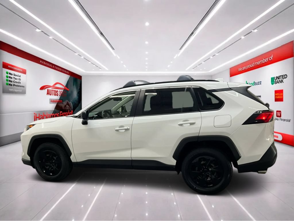 Used 2019 Toyota RAV4 LE FWD image 4