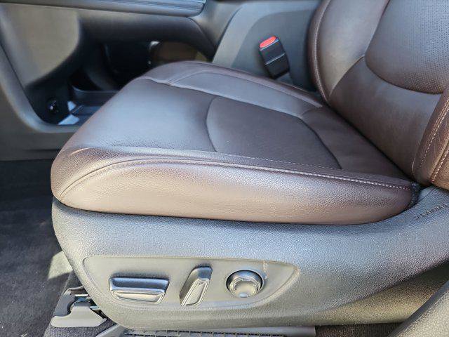 Used 2024 Toyota Sienna Platinum image 30