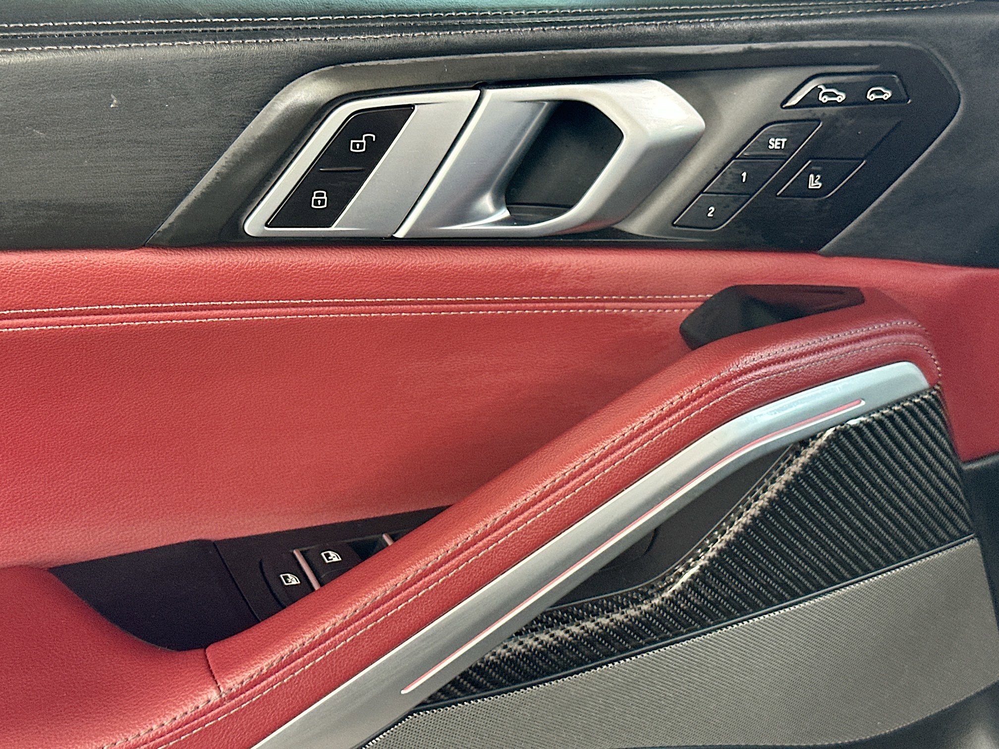 Used 2022 BMW X6 M50i w/ Premium Package image 18