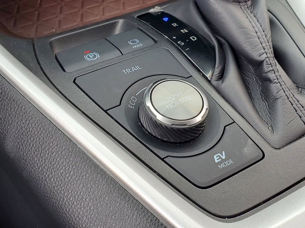 Used 2024 Toyota RAV4 Limited w/ Weather Package image 33