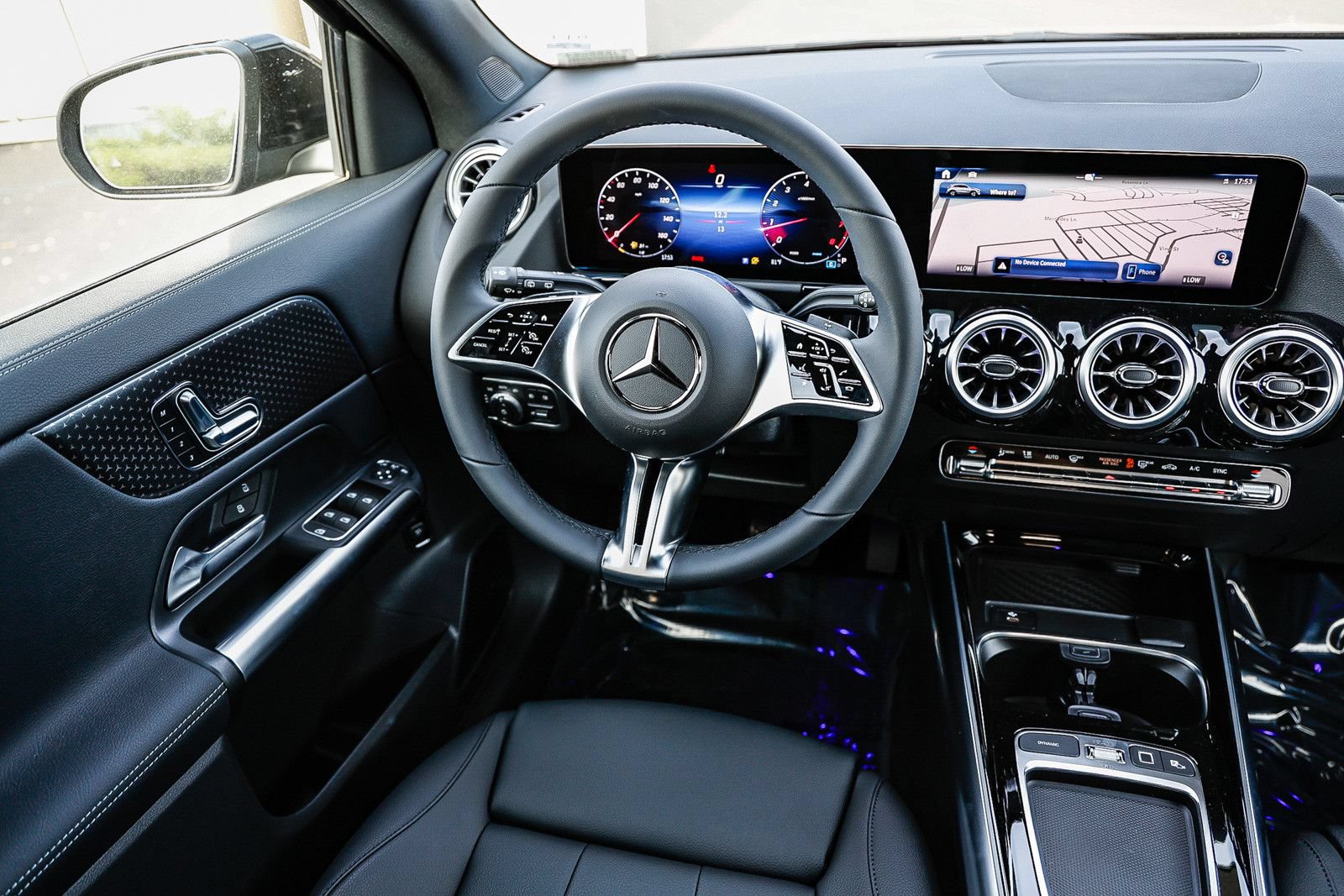 Used 2025 Mercedes-Benz GLA 250 image 14