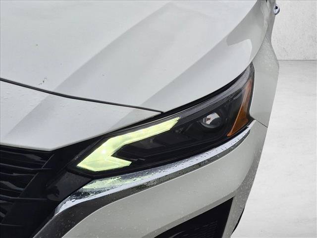 Used 2025 Nissan Altima 2.5 SV FWD image 7