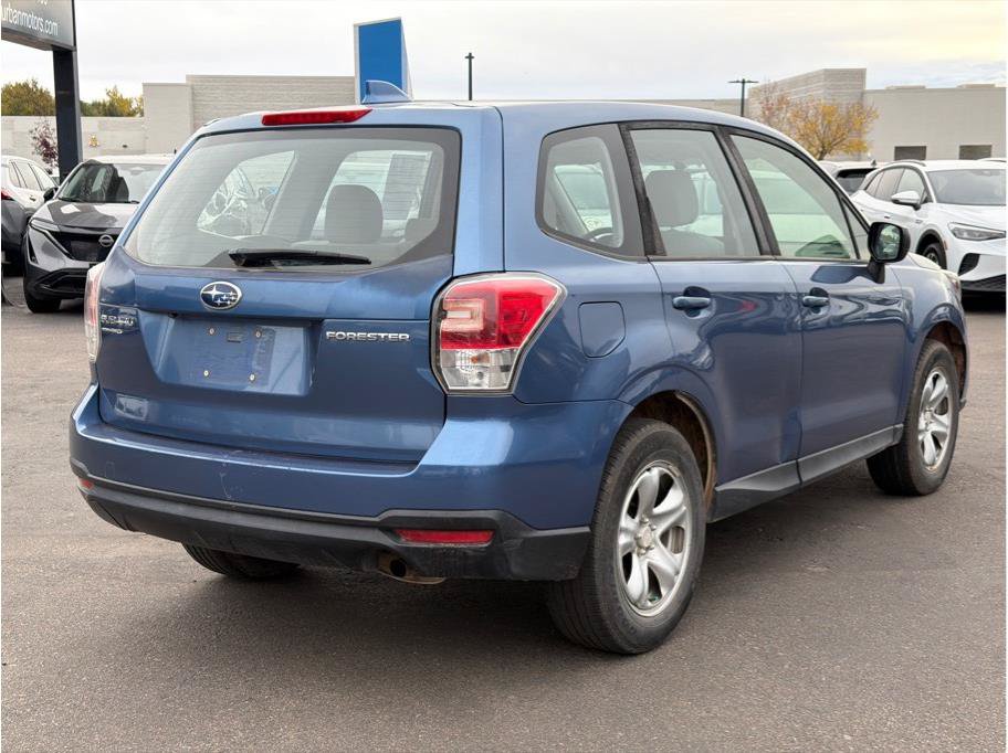 Used 2018 Subaru Forester 2.5i AWD/4WD image 2