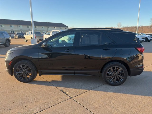 Used 2022 Chevrolet Equinox RS w/ LPO, Floor Liner Package image 6