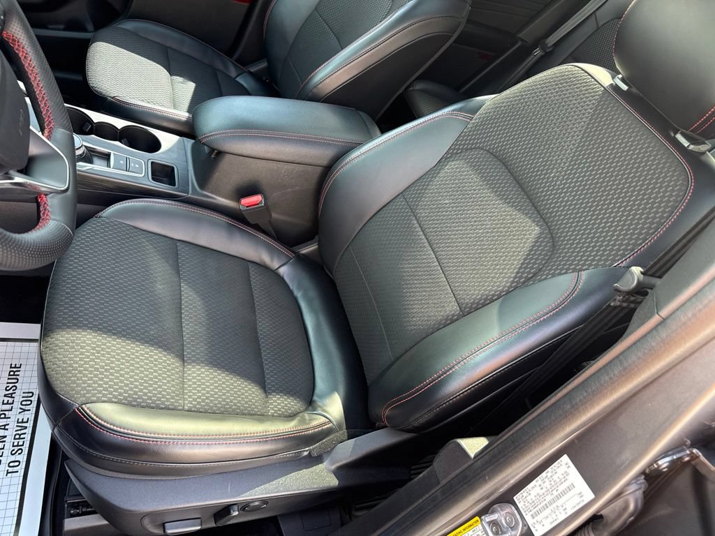 Used 2023 Ford Escape ST-Line w/ Tech Pack #1 AWD/4WD image 7