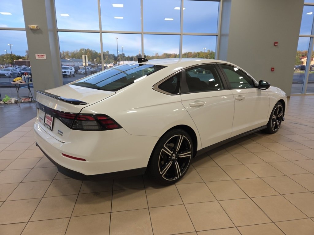 Used 2023 Honda Accord Sport image 7