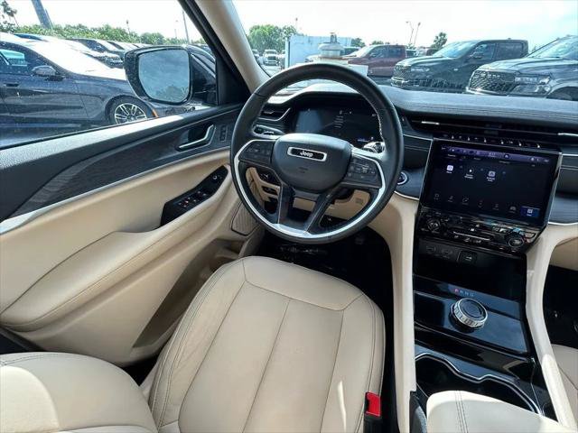 Certified 2022 Jeep Grand Cherokee L Limited RWD image 9