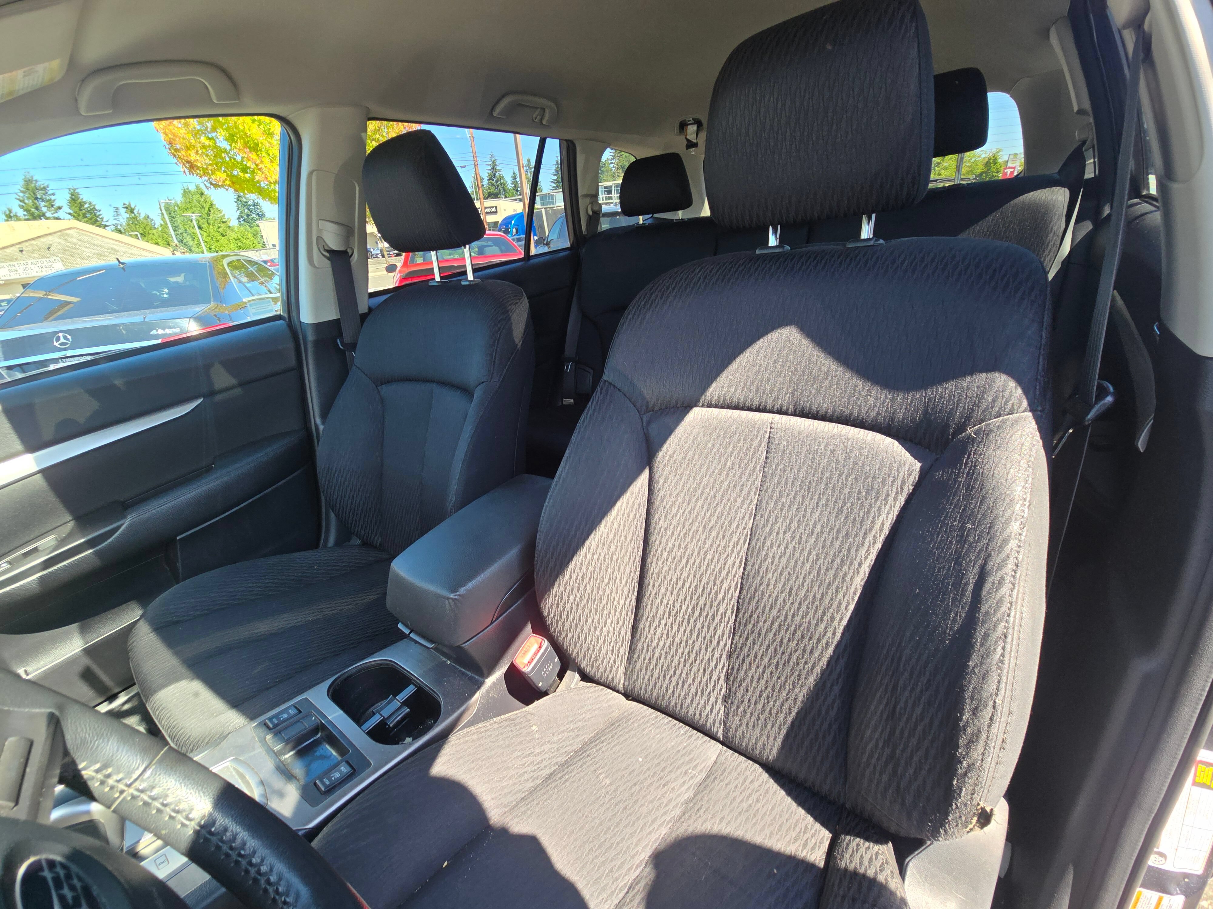 Used 2011 Subaru Outback 2.5i Premium w/ All-Weather Pkg AWD/4WD image 22