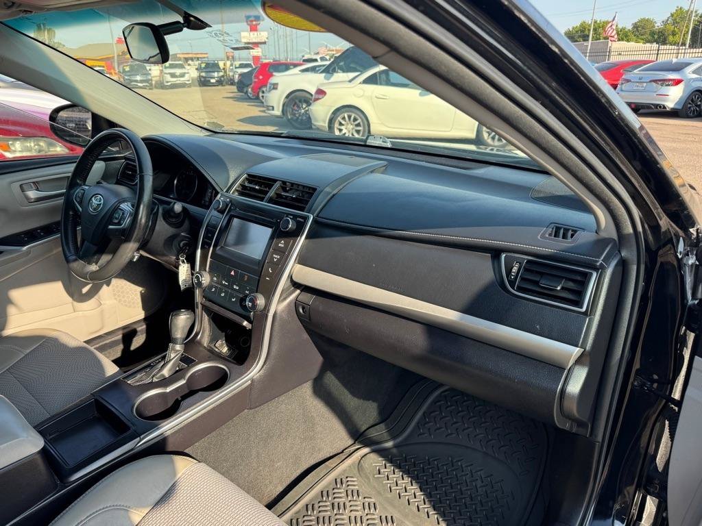Used 2017 Toyota Camry SE FWD image 12