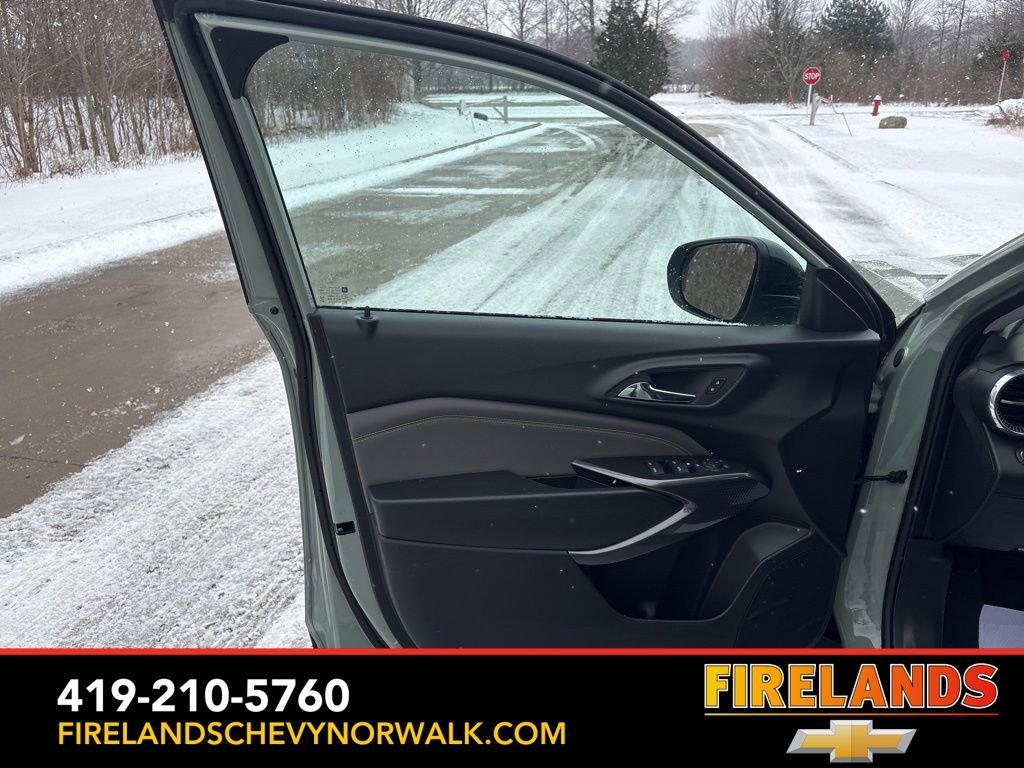 New 2026 Chevrolet Trax ACTIV w/ Sunroof Package image 13
