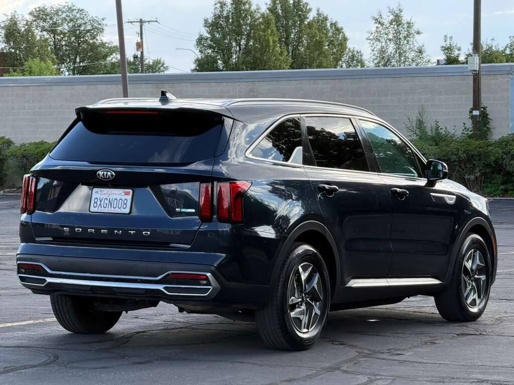 Used 2021 Kia Sorento S FWD image 5