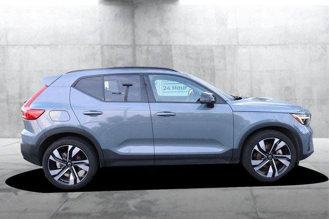 Used 2023 Volvo XC40 B5 Ultimate w/ Protection Package Premier AWD/4WD image 5