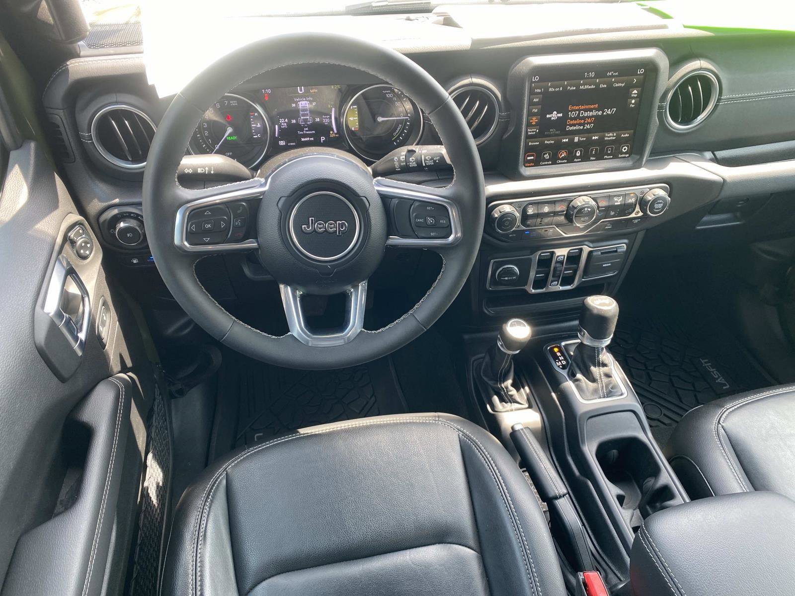 Used 2023 Jeep Wrangler Sahara w/ Cold Weather Group AWD/4WD image 19