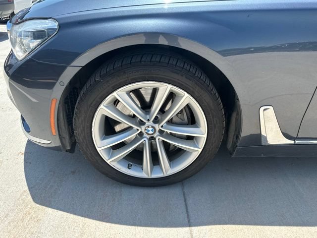 Used 2016 BMW 750i xDrive AWD/4WD image 2