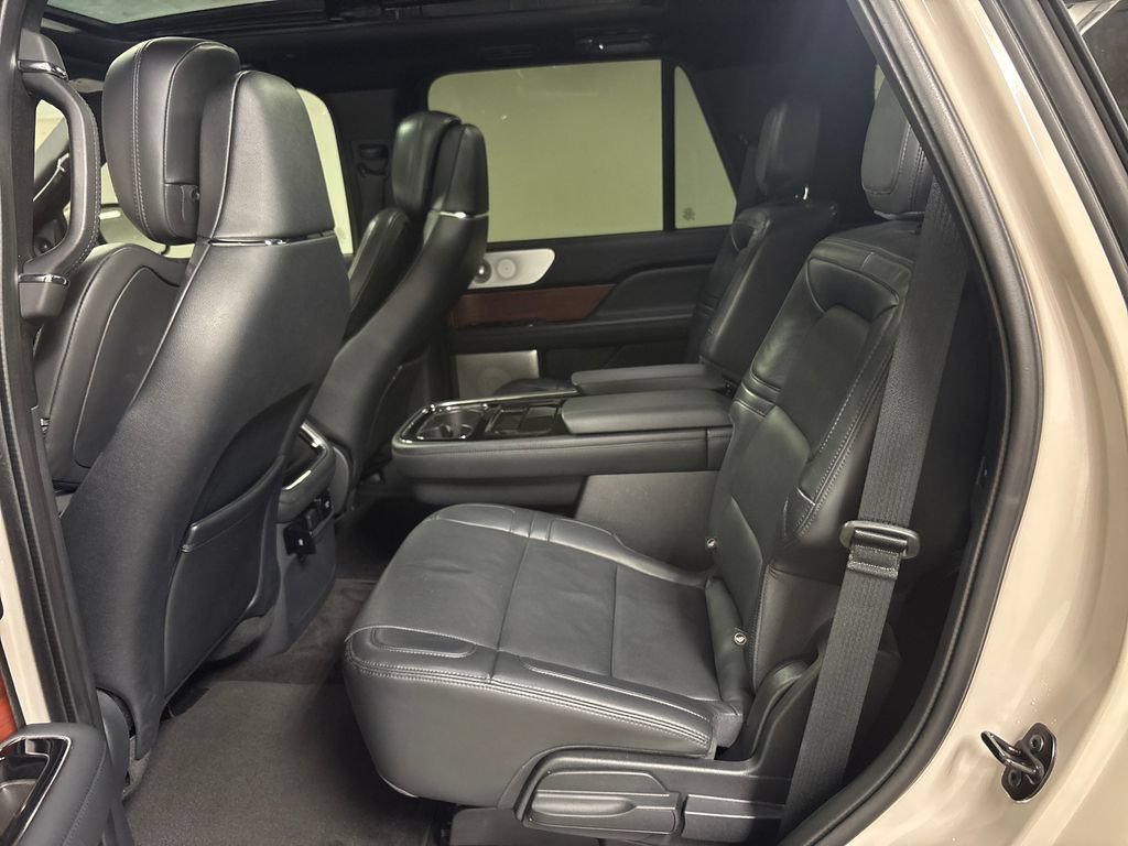 Used 2022 Lincoln Navigator Reserve AWD/4WD image 35
