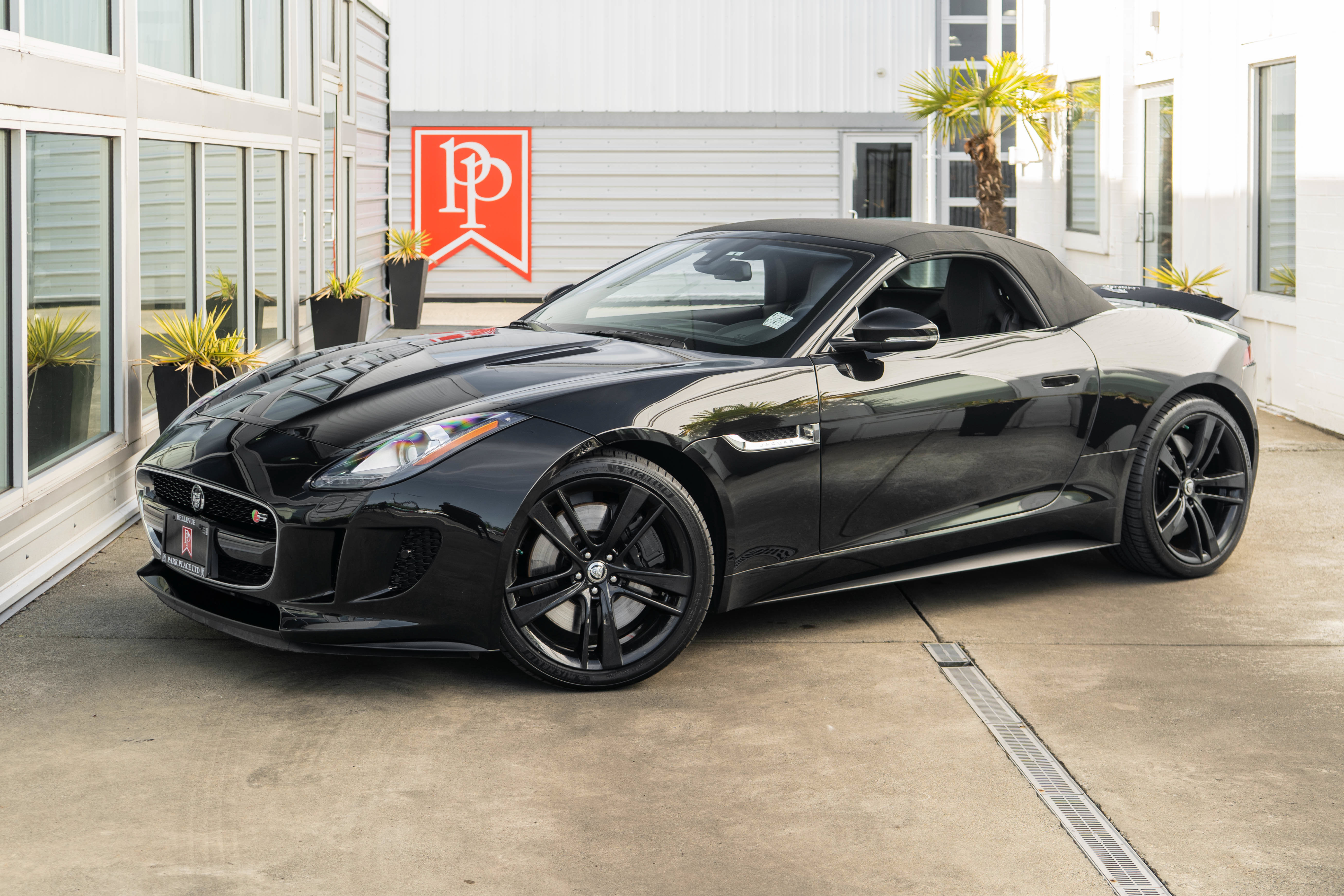 Used 2014 Jaguar F-TYPE S RWD image 9