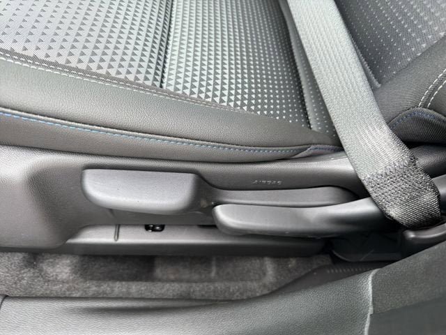 New 2026 Chevrolet Trax LT w/ Midnight Edition FWD image 16