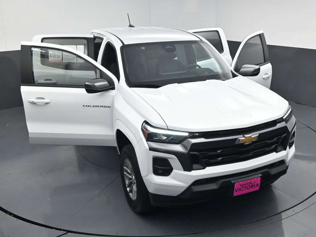 Used 2024 Chevrolet Colorado LT w/ LT Convenience Package III image 18