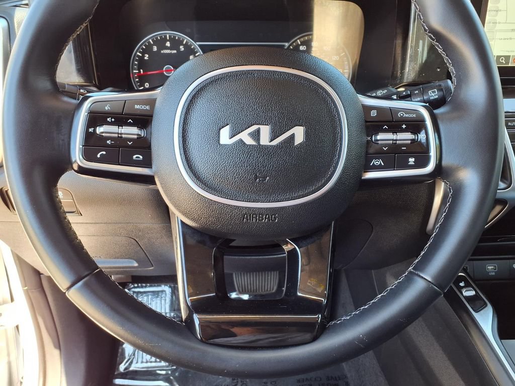 Certified 2023 Kia Sorento EX w/ Panoramic Sunroof Package FWD image 23