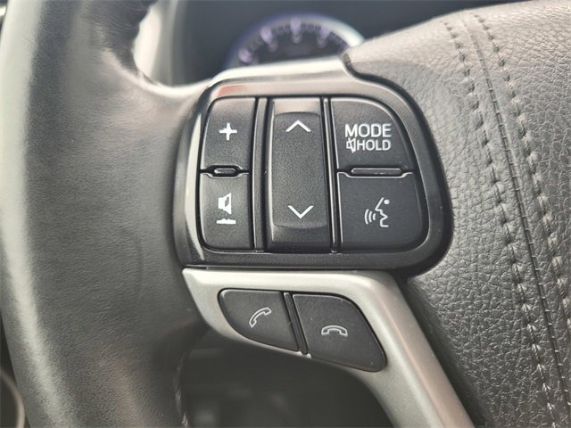 Used 2019 Toyota Highlander XLE image 28