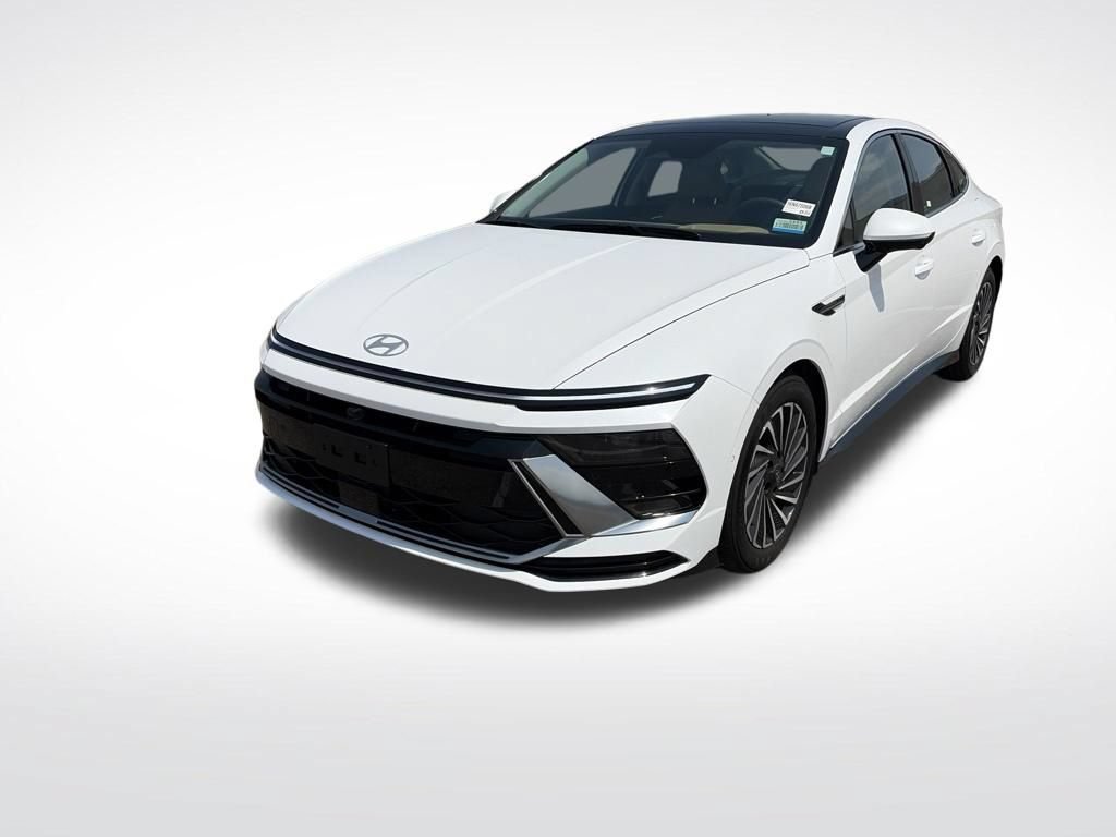 Used 2025 Hyundai Sonata Limited FWD image 1