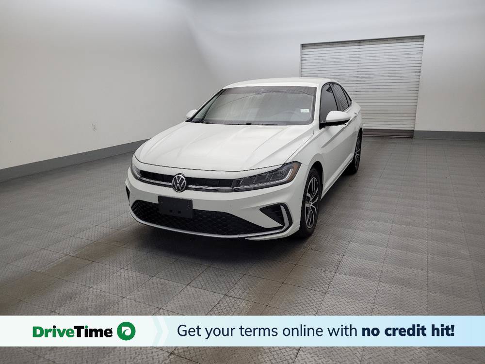 Used 2025 Volkswagen Jetta SE FWD image 1