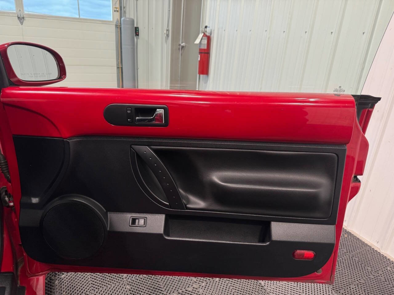 Used 2009 Volkswagen Beetle Convertible FWD image 11