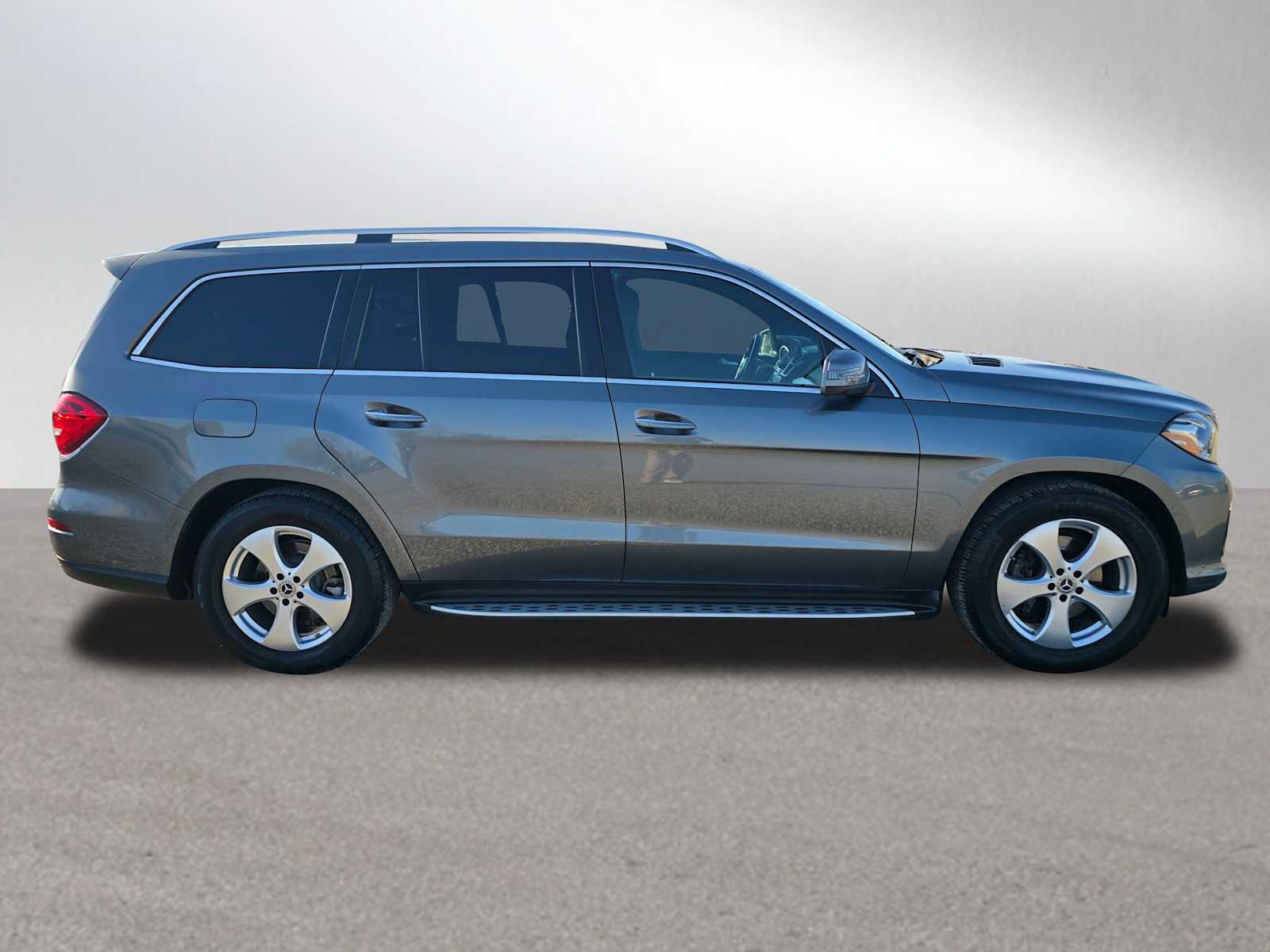 Used 2019 Mercedes-Benz GLS 450 4MATIC image 2
