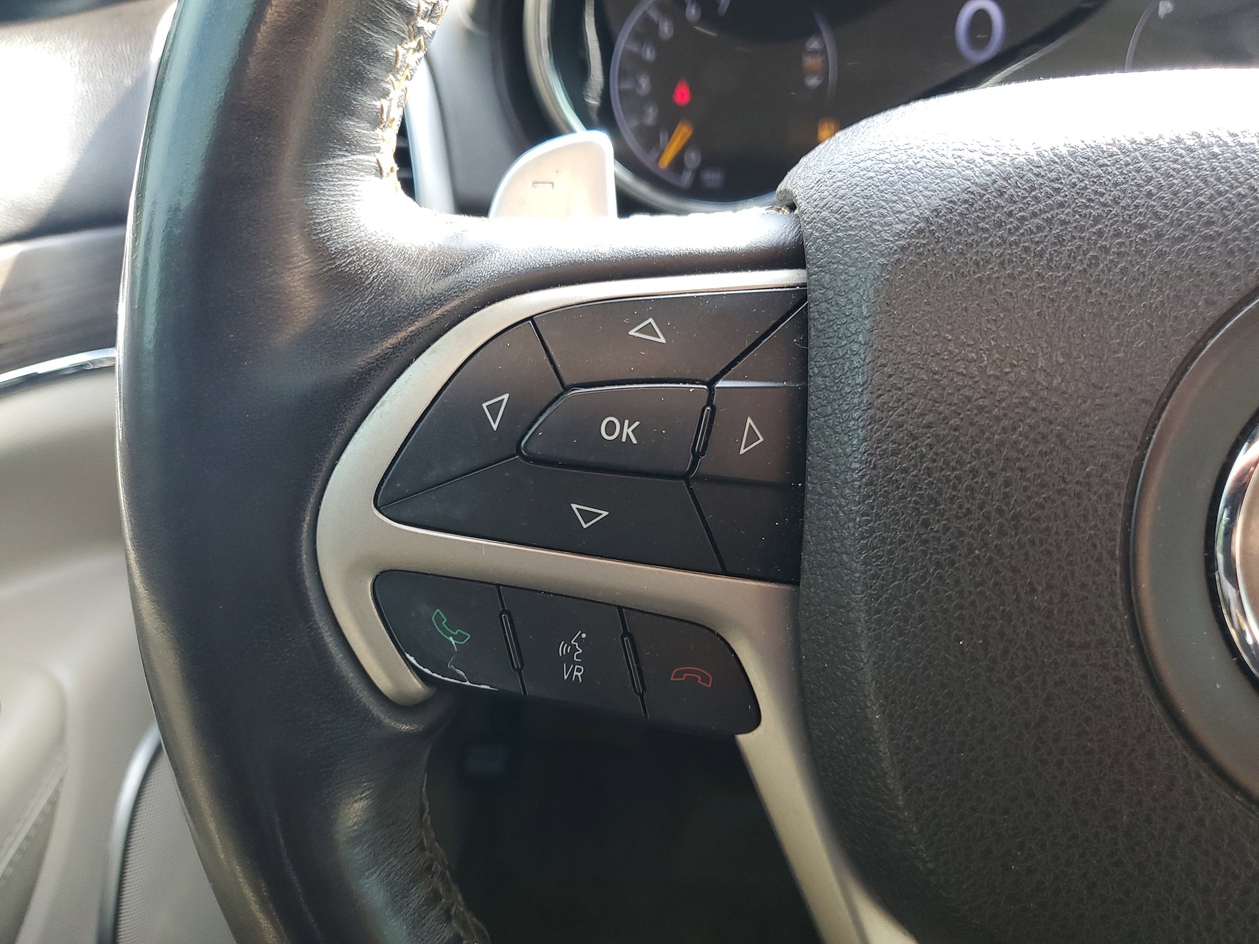 Used 2017 Jeep Grand Cherokee Overland image 29