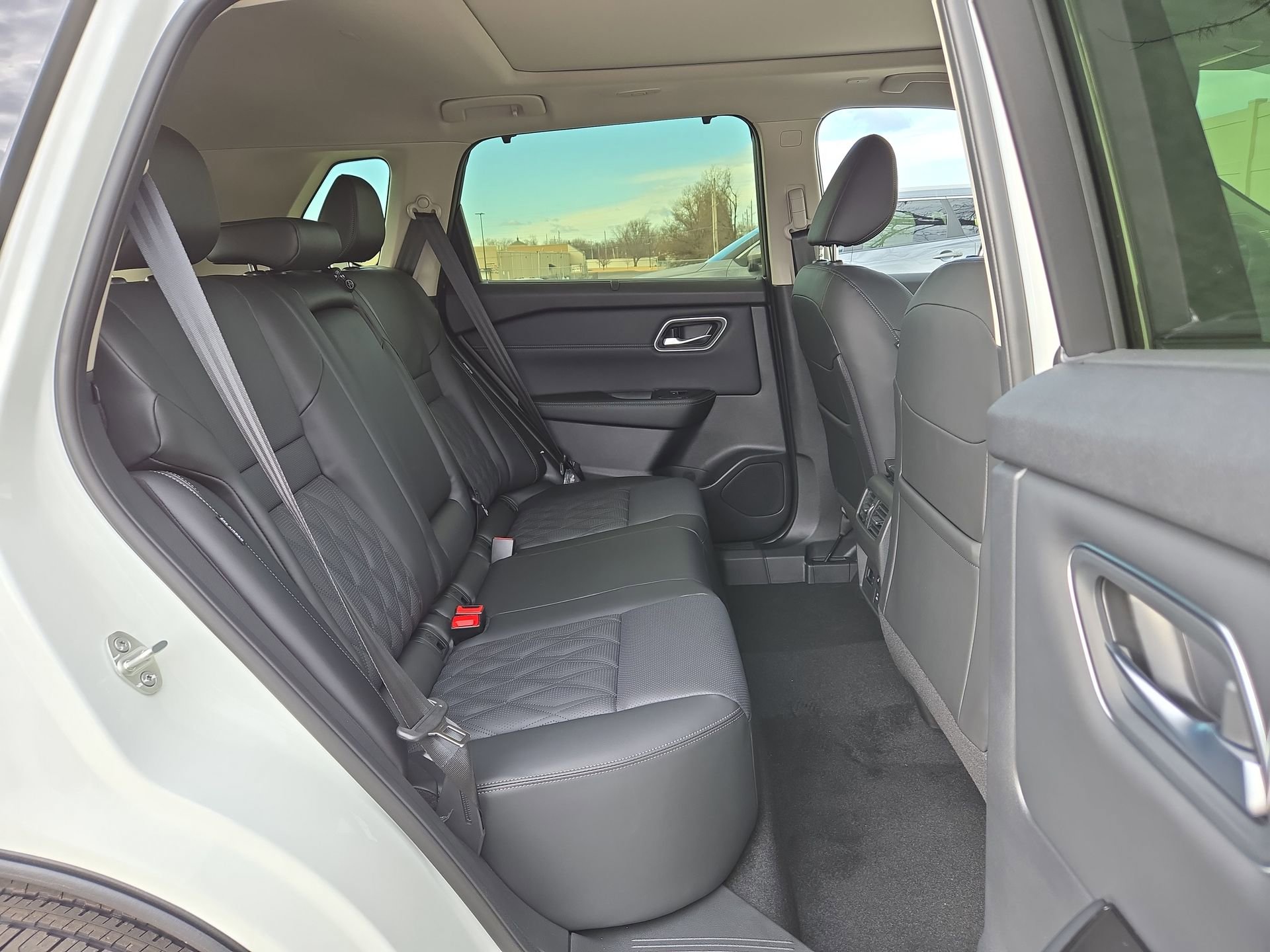 New 2026 Nissan Rogue Platinum w/ Platinum Premium Package AWD/4WD image 14