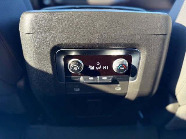 Used 2023 GMC Yukon XL SLE image 21