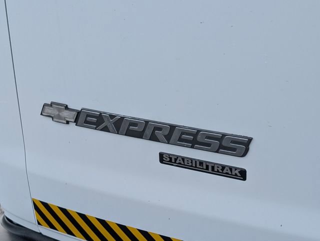 Used 2015 Chevrolet Express 2500 image 11