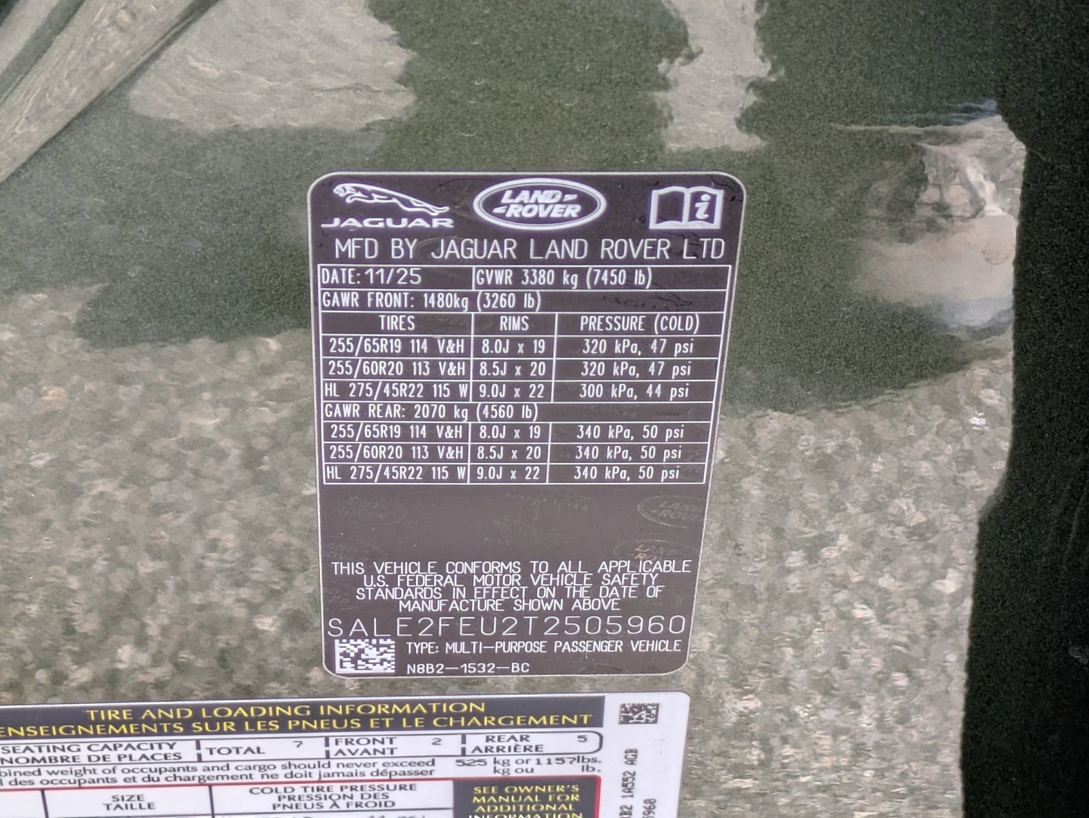 New 2026 Land Rover Defender 130 X-Dynamic SE image 36