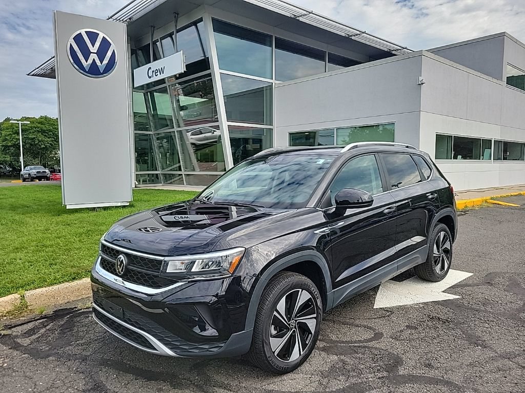 Certified 2023 Volkswagen Taos SE w/ Panoramic Sunroof Package