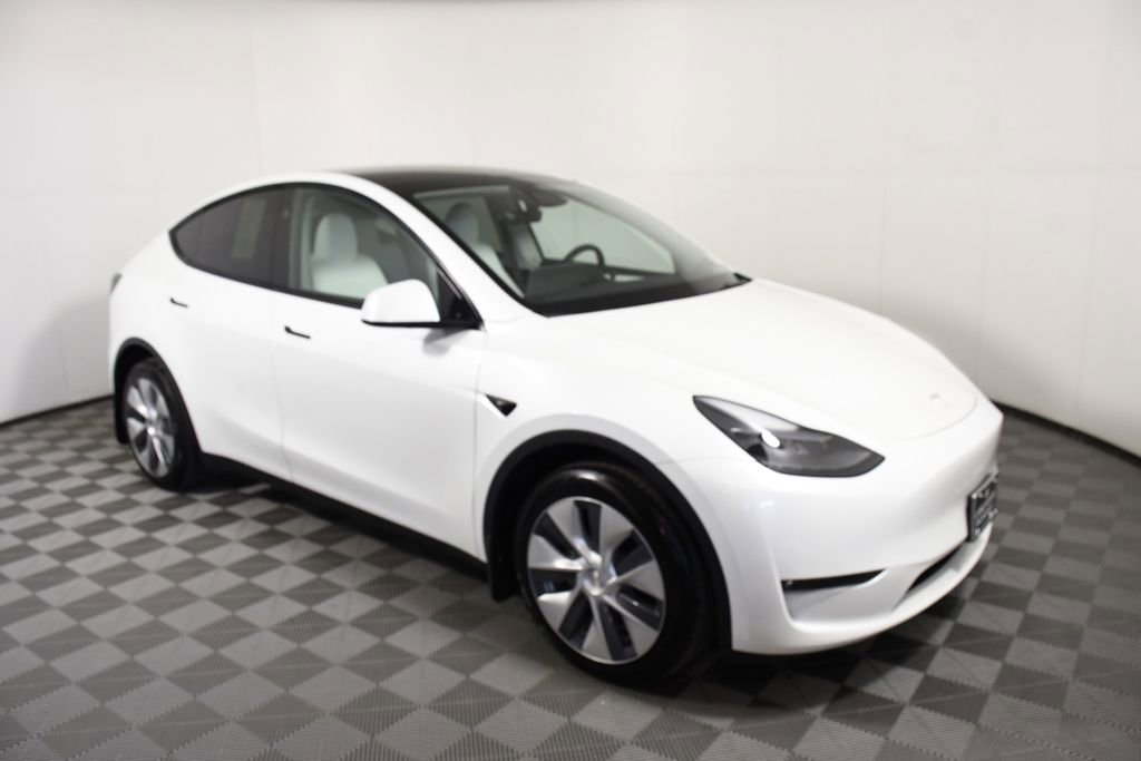 Used 2023 Tesla Model Y Long Range image 8