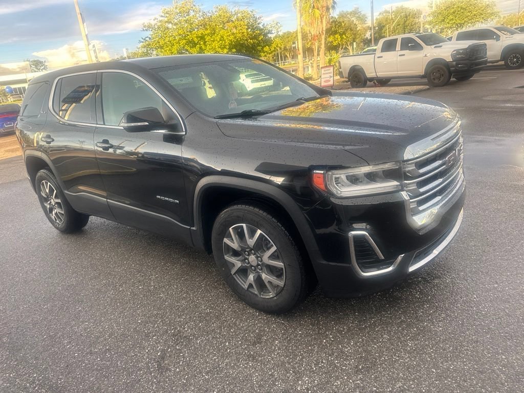 Used 2023 GMC Acadia SLE FWD image 3