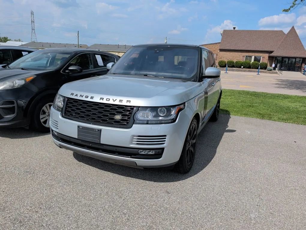 Used 2017 Land Rover Range Rover HSE AWD/4WD image 2