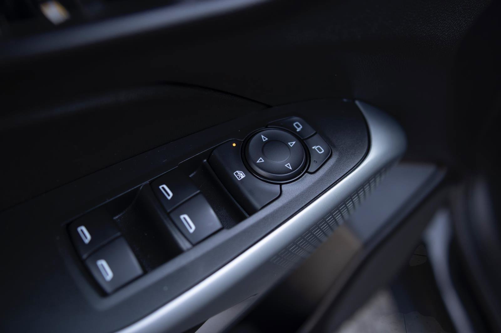 Used 2024 Chevrolet Trax LS w/ LS Convenience Package image 12